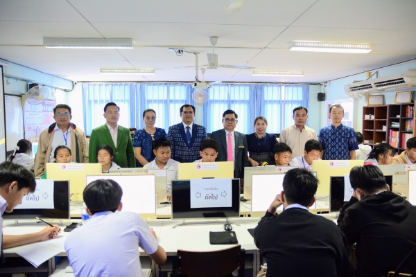 งานศิลปหัตถกรรมนักเรียนครั้งที่ 72  สพป.สกลนคร เขต 2  (ณ ร.ร.บ้านง่อนฯ ฝ่ายมัธยมฯ)