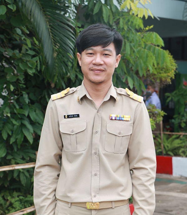 นายอภิรักษ์ ยิ่งยืน